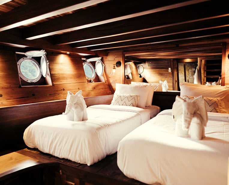 Additional-cabin-twin-beds-configuration