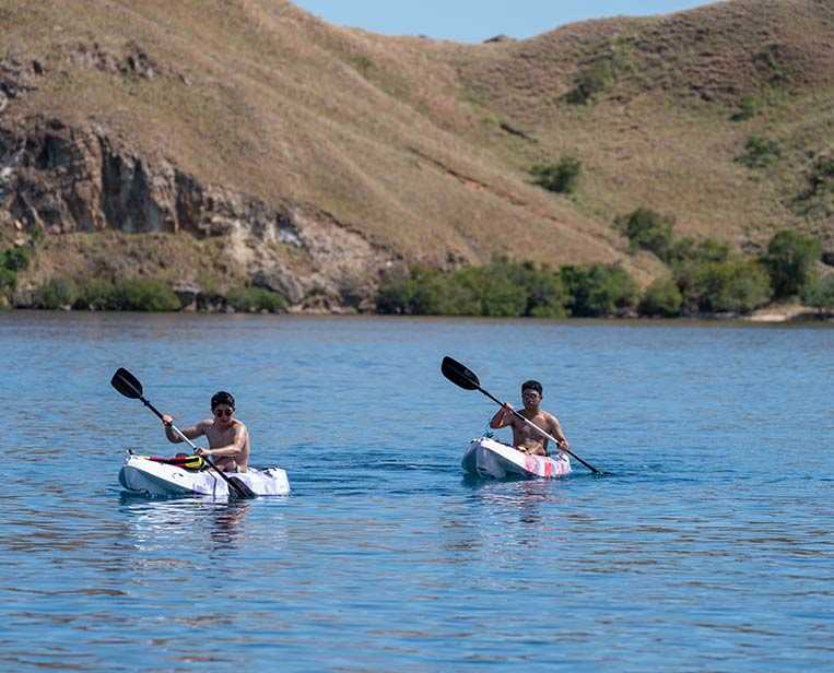 Kayaking-in-Komodo