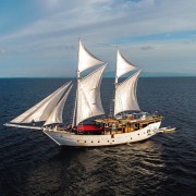 Luxury Cruise in Komodo thumbnail