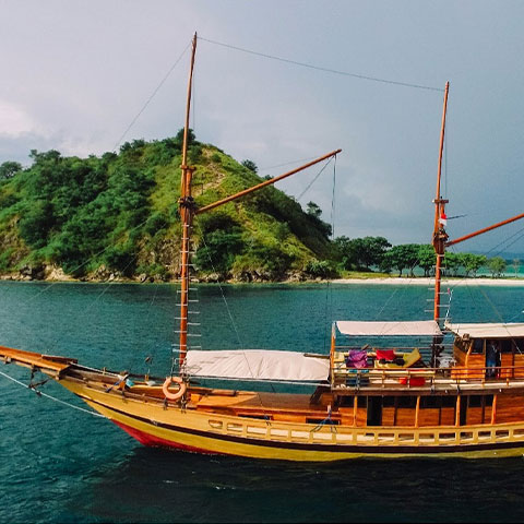 Comfort Komodo 4 Cabins